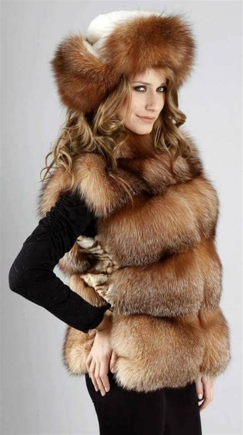 Pin By MarryBlue On Pellicce Fur Clothing Fur Fur Coat