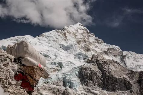 The Record-Breaking Mount Everest Climbers - Everester