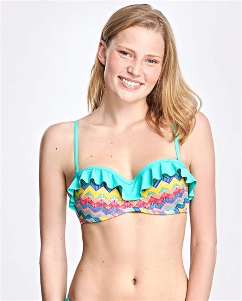 Top Bikini Bandeau Con Copa Y Volante Unico Bikini Bikini