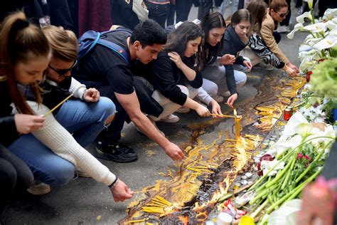 Serbios Lloran A V Ctimas De Tiroteo En Escuela De Belgrado