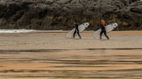 La Emoci N De Surfear En Cantabria La Joya Del Norte De Espa A Ajo