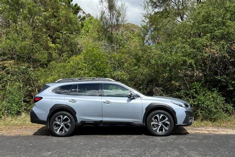 Subaru Outback Touring AWD SUV 2023 Review