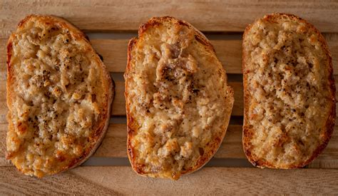 Bruschette Con Salsiccia E Stracchino Food Bread Antipasti