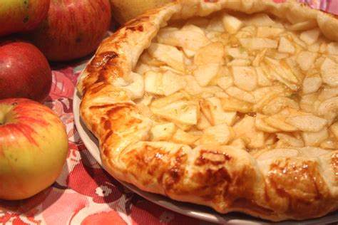 Tarte feuilletée aux pommes et gelée Eva Cuisine