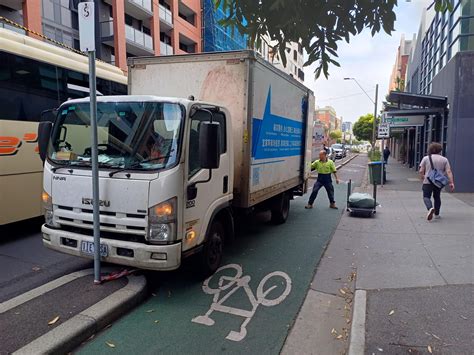 Parking in bike lane - is this permitted? : r/melbourne