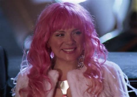 19 Worst Wigs From TV Shows And Movies