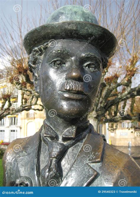 Charlie Chaplin Statue editorial stock photo. Image of lake - 29540323