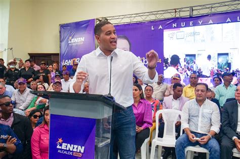 Lenin de la Rosa es proclamado candidato a la Alcaldía por San Juan de