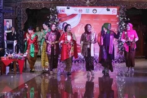 Dukungan Kebaya Goes To Unesco Perempuan Berkebaya Krjogja