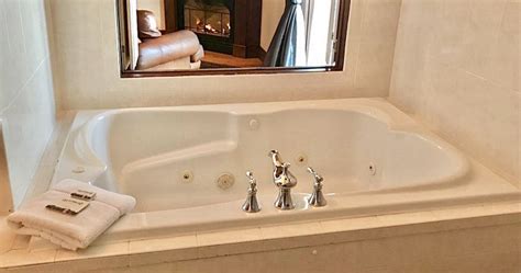 Connecticuts Top 10 Hot Tub Suites And Hotel In Room Jetted Tubs