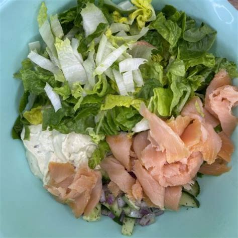 Salat Bowl mit geräuchertem Lachs Lecker Gesund LITTLEFORK