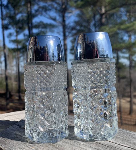 Set Of Vintage Anchor Hocking Wexford Glass Salt And Pepper Shakers