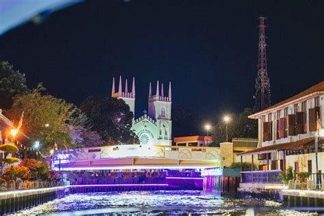 【Review】Malacca River Cruise at Night Malaysia - The Local Travel Guide