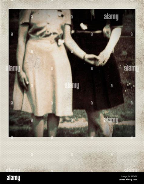 Vintage polaroid friends hi-res stock photography and images - Alamy