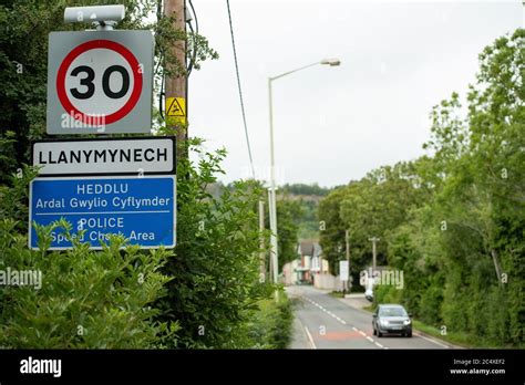 Welcome To Wales Sign Border Hi Res Stock Photography And Images Alamy