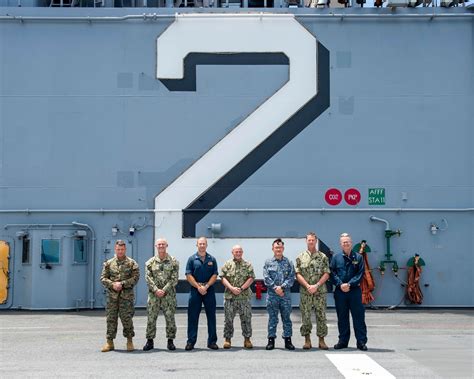 Dvids Images Chief Of Naval Operations Visits Uss Essex During