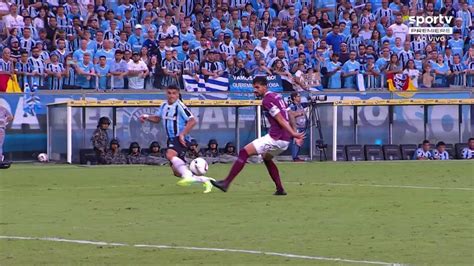 Vídeo Aos 52 min do 2º tempo assistência de Luis Suárez do Grêmio