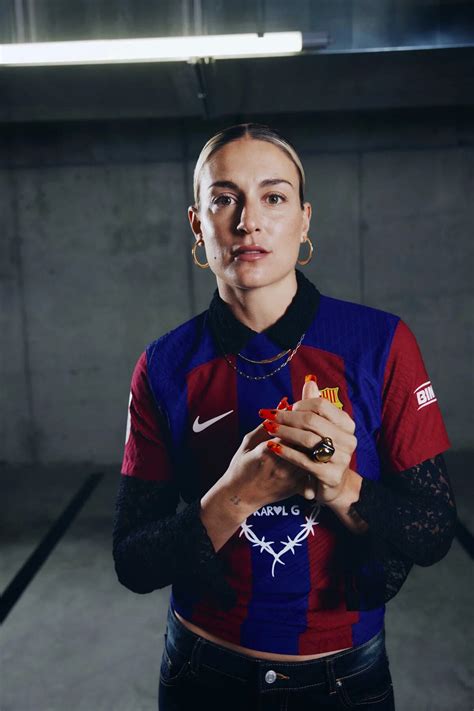 Karol G Reveló Oficialmente Su Colaboración Con El Fc Barcelona Así Se Ve ‘la Bichota Y Los