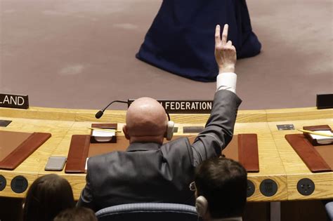 U N Security Council Adopts Resolution For Humanitarian Pauses In