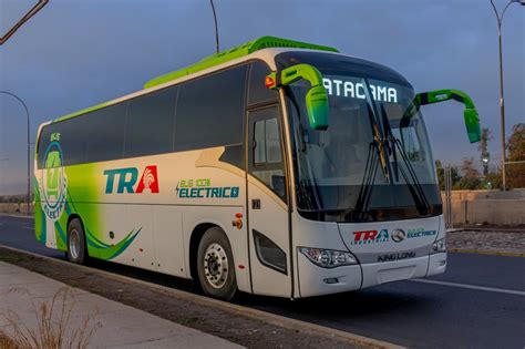 Turismo Rojas Atacama adquiere su primer bus eléctrico para El Salvador