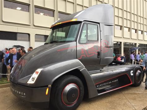 Cummins Unveils Electric Class 7 Truck and More | Fleet News Daily