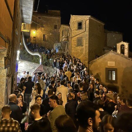 Bagnoregio Fa Il Pieno Di Persone Con Profumi DAutunno