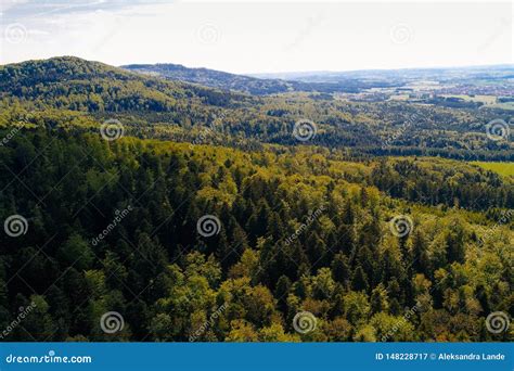 Vista A Rea Do Castelo Famoso De Hohenzollern Imagem De Stock Imagem