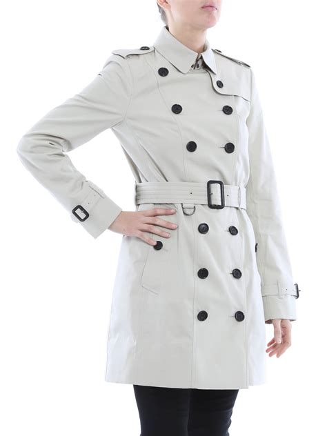 Arriba 59 Imagen Burberry Coat White Abzlocalmx