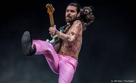 Biffy Clyro Komt Een Jaar Later Pas Weer Naar Nederland Ditjes En Datjes