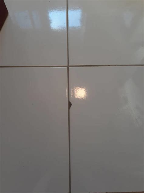 How To Repair Broken Tiles Fix Chipped Tiles In 10 Steps