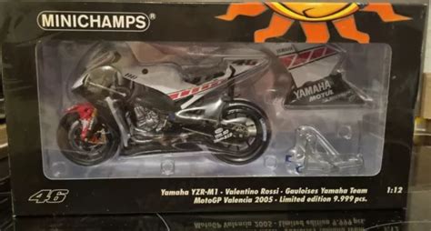 Minichamps Valentino Rossi Gauloises Yamaha Valencia Bike