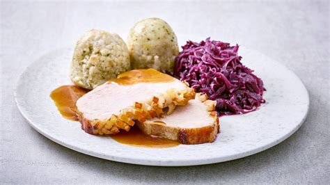 Schweinebraten Rotkohl Semmelkn Del Deutsches Gericht