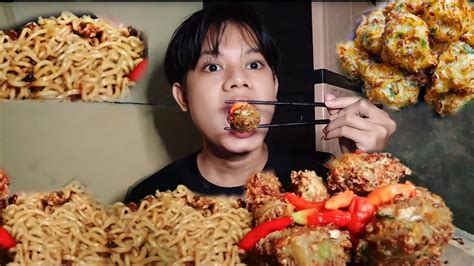 MIE GORENG DAN GORENGAN BAKWAN MUKBANG GORENGAN BAKWAN DAN MIE GORENG