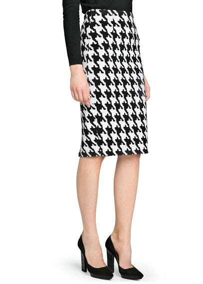 Houndstooth Pencil Skirt Women With Images Houndstooth Pencil