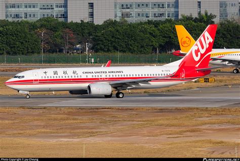 B 7372 China United Airlines Boeing 737 89P WL Photo By Jay Cheung