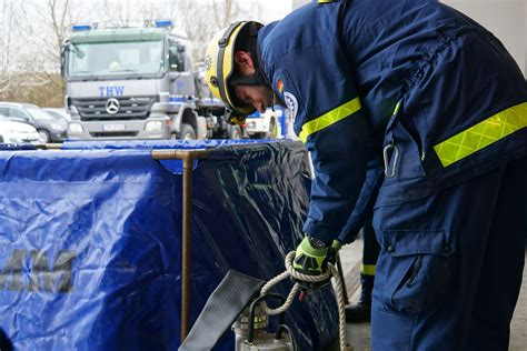 Thw Ov Memmingen Sieben Neue Einsatzkr Fte F R Das Thw In Memmingen