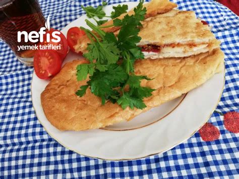 Salçalı Sucuklu Kaşarlı Tost Nefis Yemek Tarifleri