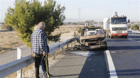 El Incendio De Una Furgoneta Provoca Retenciones En La A 7 En Elche