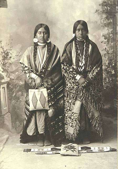 Native American Women Traditional Clothing