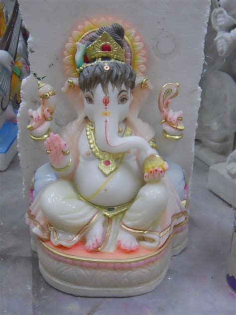 Glossy Finish Superfine Sitting White Marble Ganesh Statues Packaging