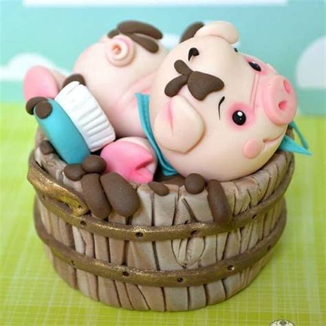 Pin By Mara Santos Cartonagem On Porcelana Fria Piggy Cake Pig Cake