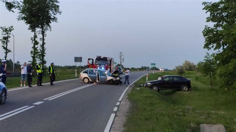 Groźny Wypadek Na Drodze Krajowej Nr 79 Cztery Osoby Trafiły Do Szpitala ZdjĘcia