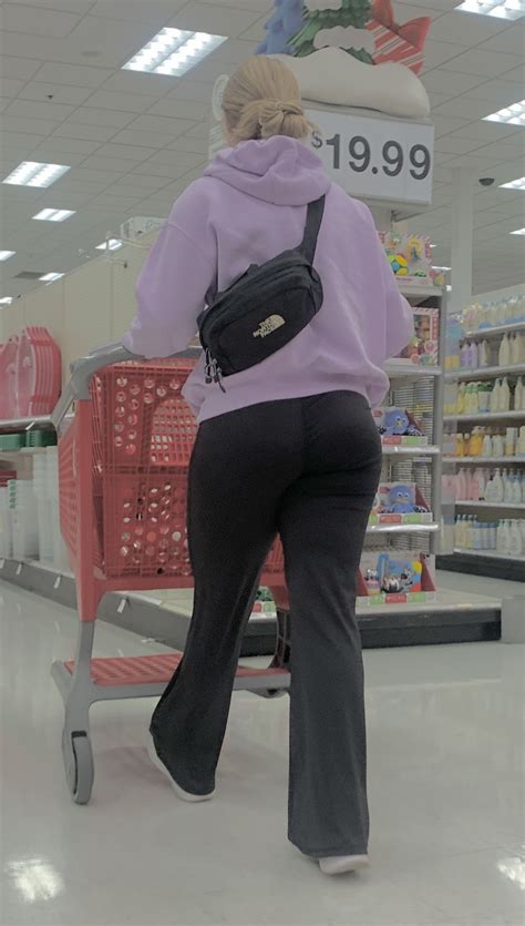 Blonde Pawg In Pink And Leggings Spandex Leggings Yoga Pants Forum