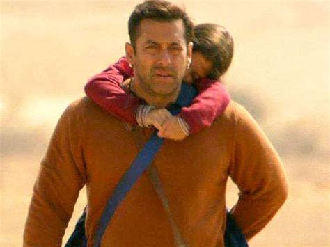 Bajrangi Bhaijaan Wins Hearts In Pakistan Hindustan Times