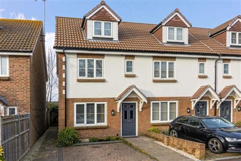 Mulberry Gardens Goring By Sea 3 Bed End Of Terrace House £1 450