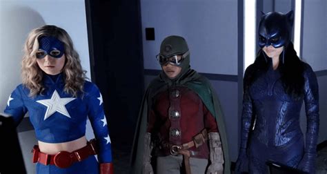 Geoff Johns Reveals Main Villains For The CW's Stargirl Season 2 ...