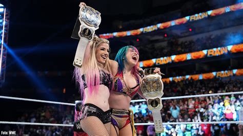 ÚLTIMA HORA Alexa Bliss y Asuka NUEVAS Campeonas en Pareja de WWE