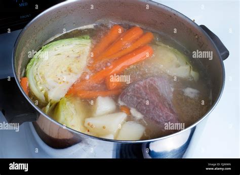 Kohl Und Kartoffeln Fotos Und Bildmaterial In Hoher Aufl Sung Alamy