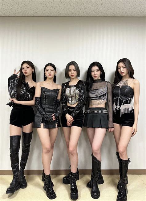 Itzy Stans Chess Club Chess