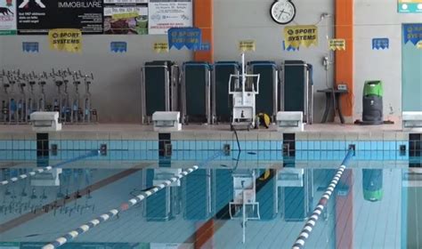 Bologna Riaprono Le Piscine All Ingresso Si Misura La Temperatura